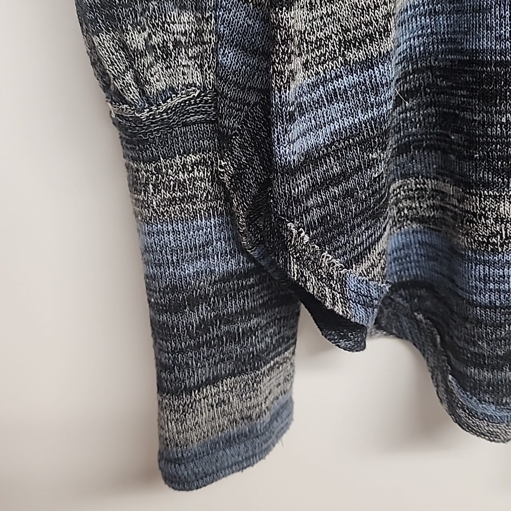 Free People oversized sz M blue, black, gray long sleeves, scoop neck top. - Picture 2 of 9